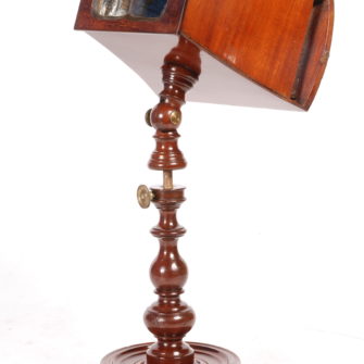 Stereoscope on stand with tilting joint