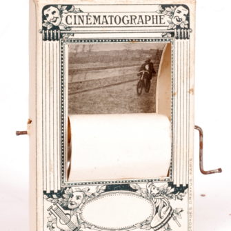 Rare Folioscope en carton avec manivelle