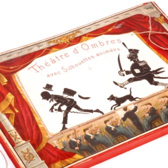Théâtre d’ombres avec silhouettes animées