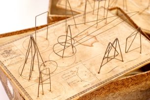 3 Planches pour l'eÃŒÂtude des volumes. J.P Stroesser. (2)