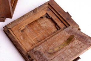 Sliding box camera. (5)