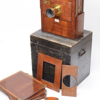 Meagher, luxurious folding Camera 24×30