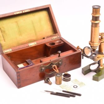 Microscope de la maison de l’ingénieur Chevallier opticien