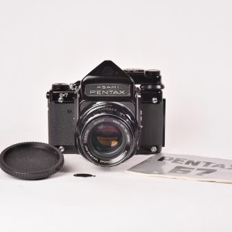 Appareil photo Pentax 6X7 avec objectif Takumar / 6×7 f/2.4 – 105mm.