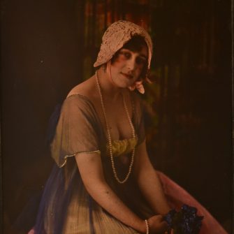 Autochrome of a woman, 13 x 18 cm, 1910