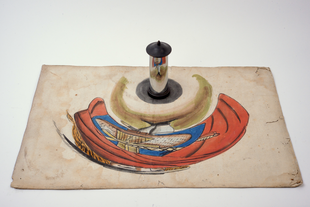 Anamorphose, Voyageur avec sa cape - Antiq Photo