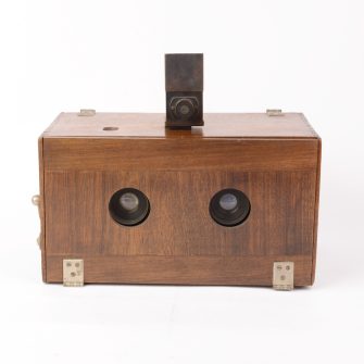 Box camera stéréoscopique français