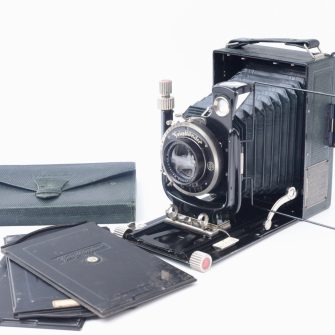 Voigtländer Bergheil folding de luxe camera 9×12 cm