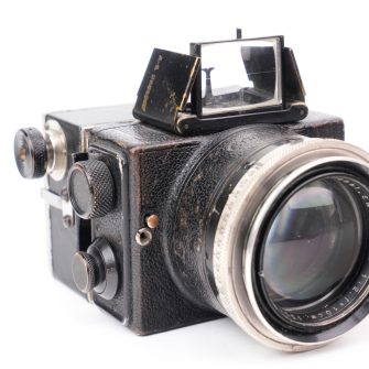 ERNEMANN Ermanox 4,5×6 cm avec dos magasin