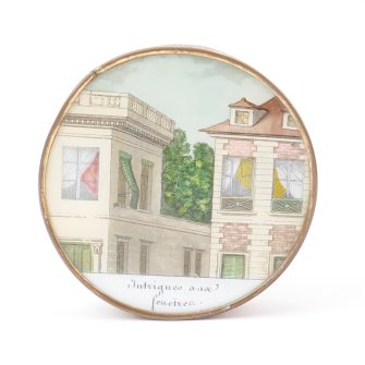 Boîte à bonbons à système, Intrigues aux fenêtres