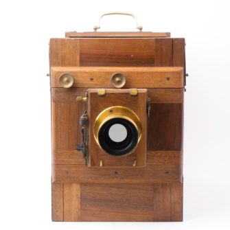 Chambre photographique de voyage 13×18 cm. Vers 1880