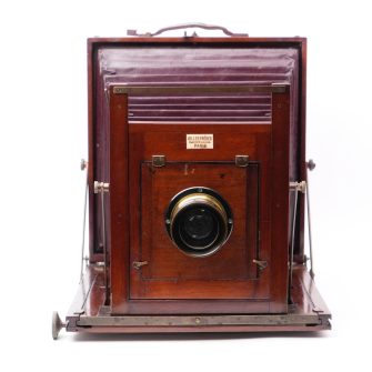 GILLES FRÈRES. Appareil photographique de voyage 18×24 cm