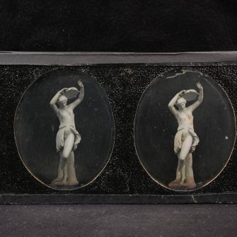 Daguerréotype stéréoscopique, bacchante au tambourin