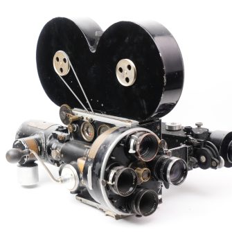 BELL & HOWELL Caméra cinéma 2709