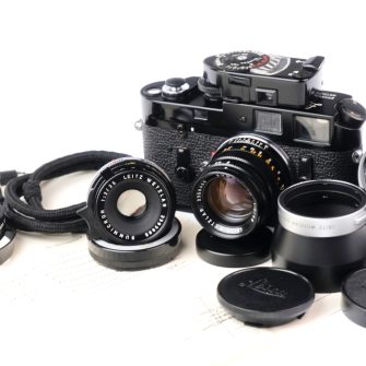 LEITZ ensemble Leica M4 black paint