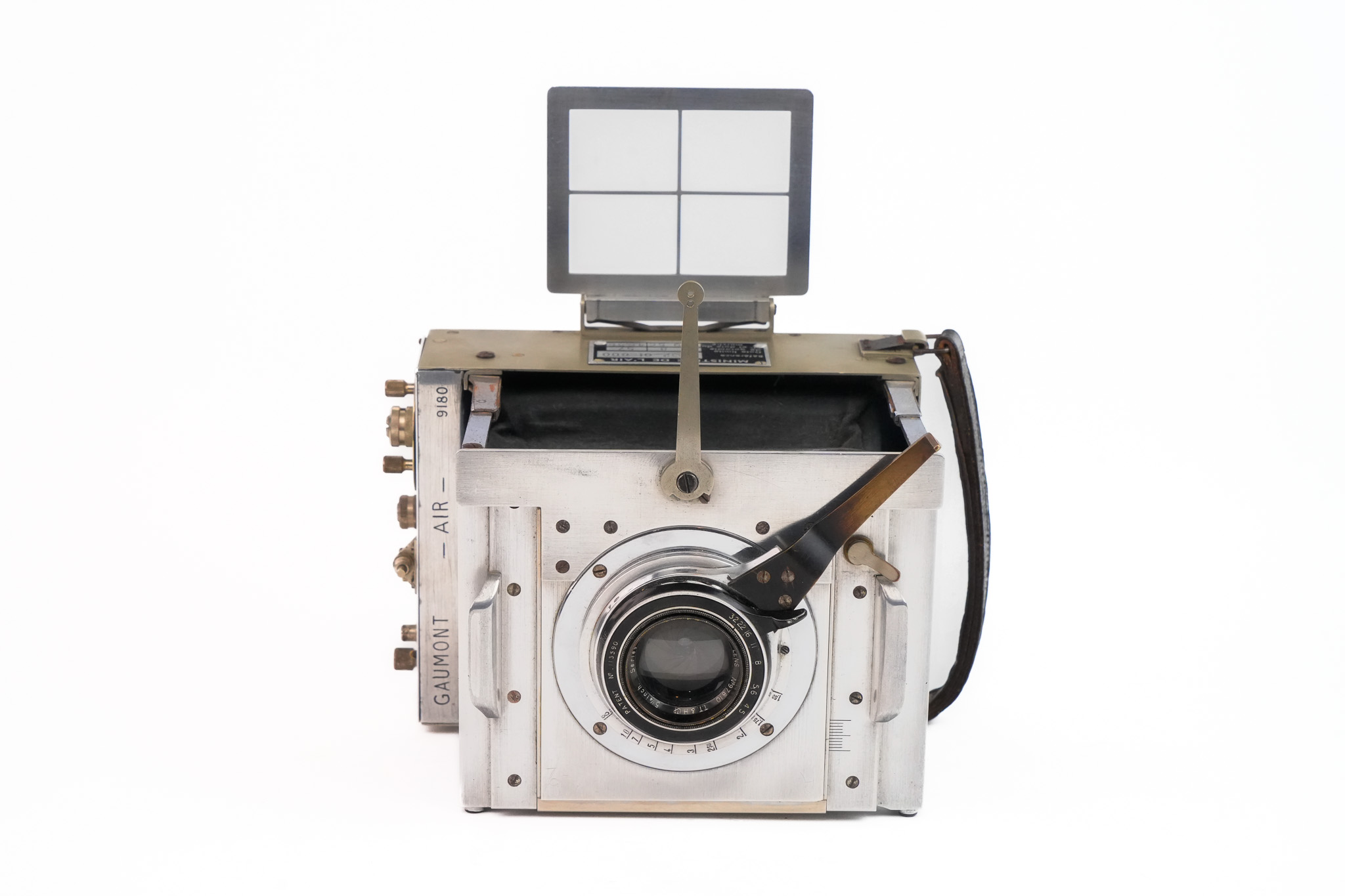 Appareil Gaumont Reporter Klapp Tropical. Format 9 × 12 cm. Ministère de l'air.