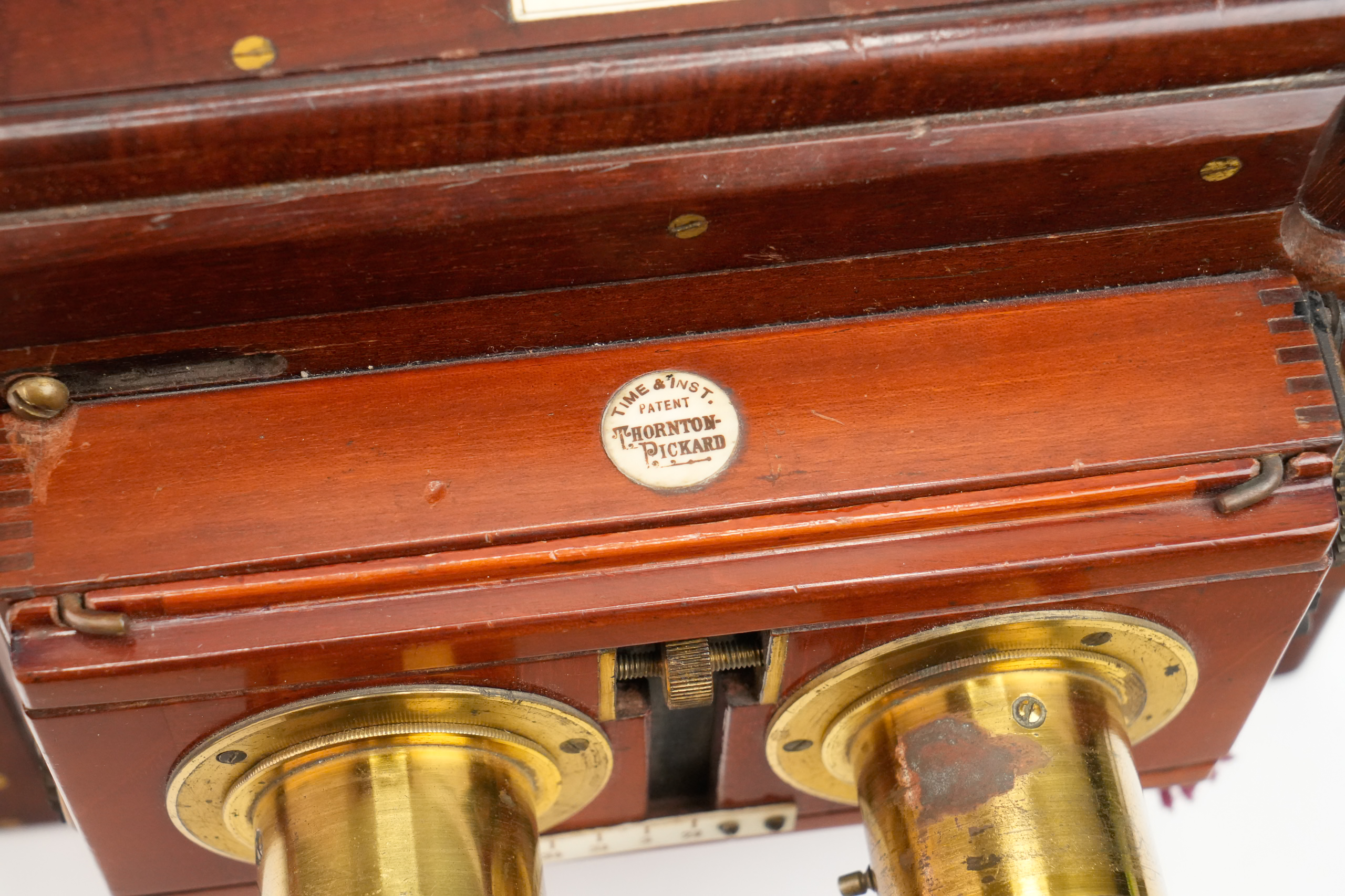 chambre stéréoscopique Dallmeyer acajou laiton — plaque de l'obturateur Thornton-Pickard