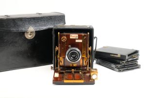 chambre photographique sanderson de luxe — vue de face, appareil ouvert